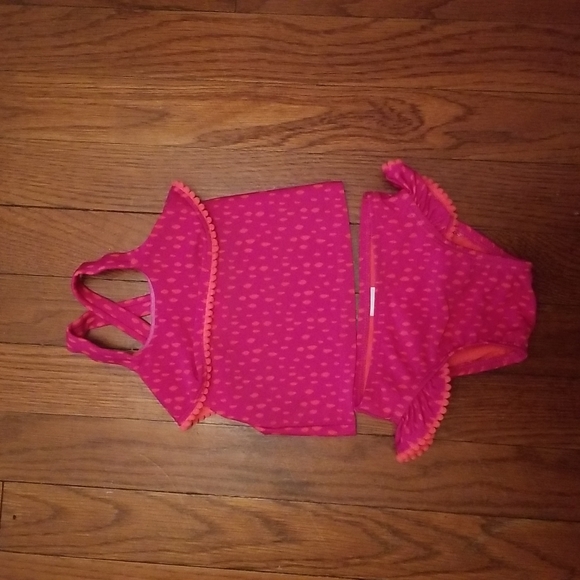 Swimsuits - Picture 5 of 6